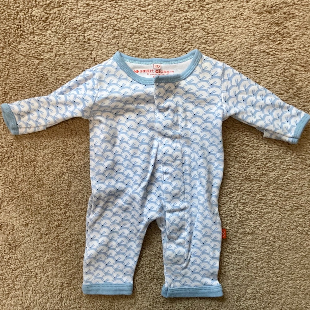 Magnet closing PJs
